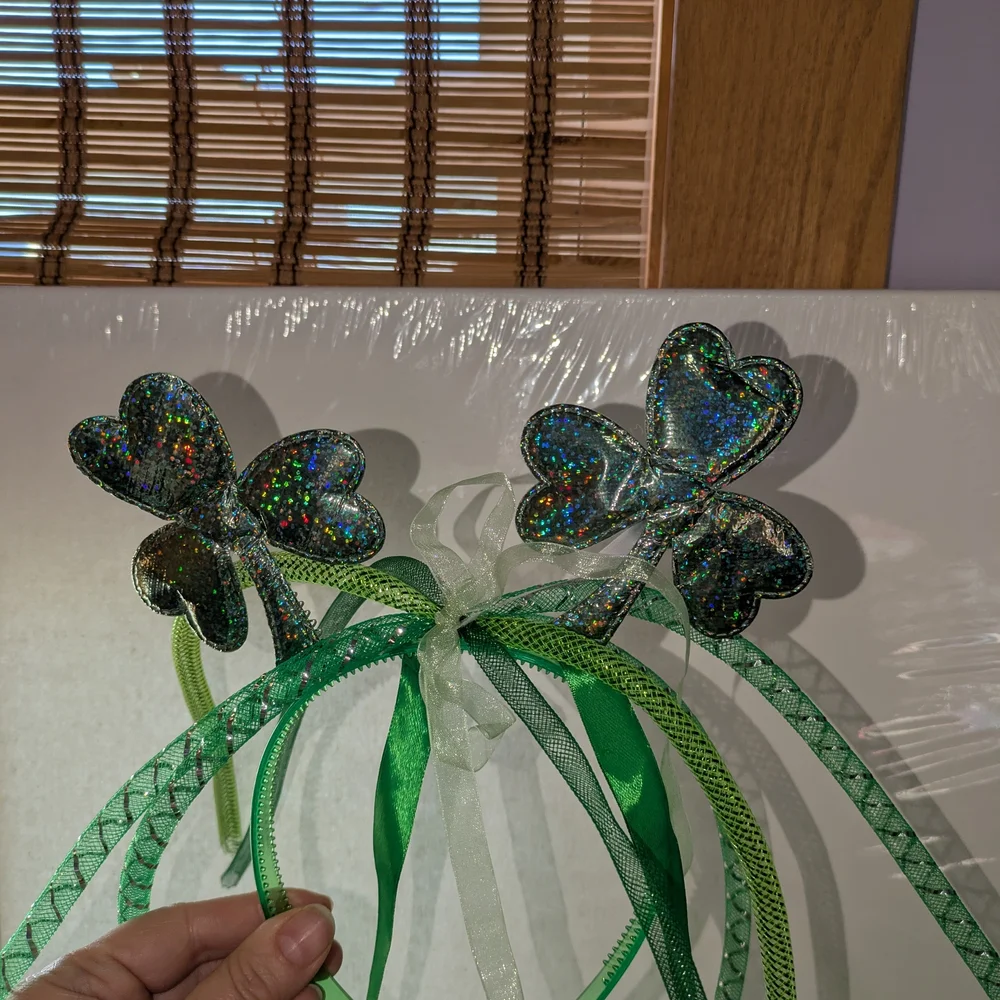 St Patrick's Day Party Pack Accessories. Hats Beads Glasses